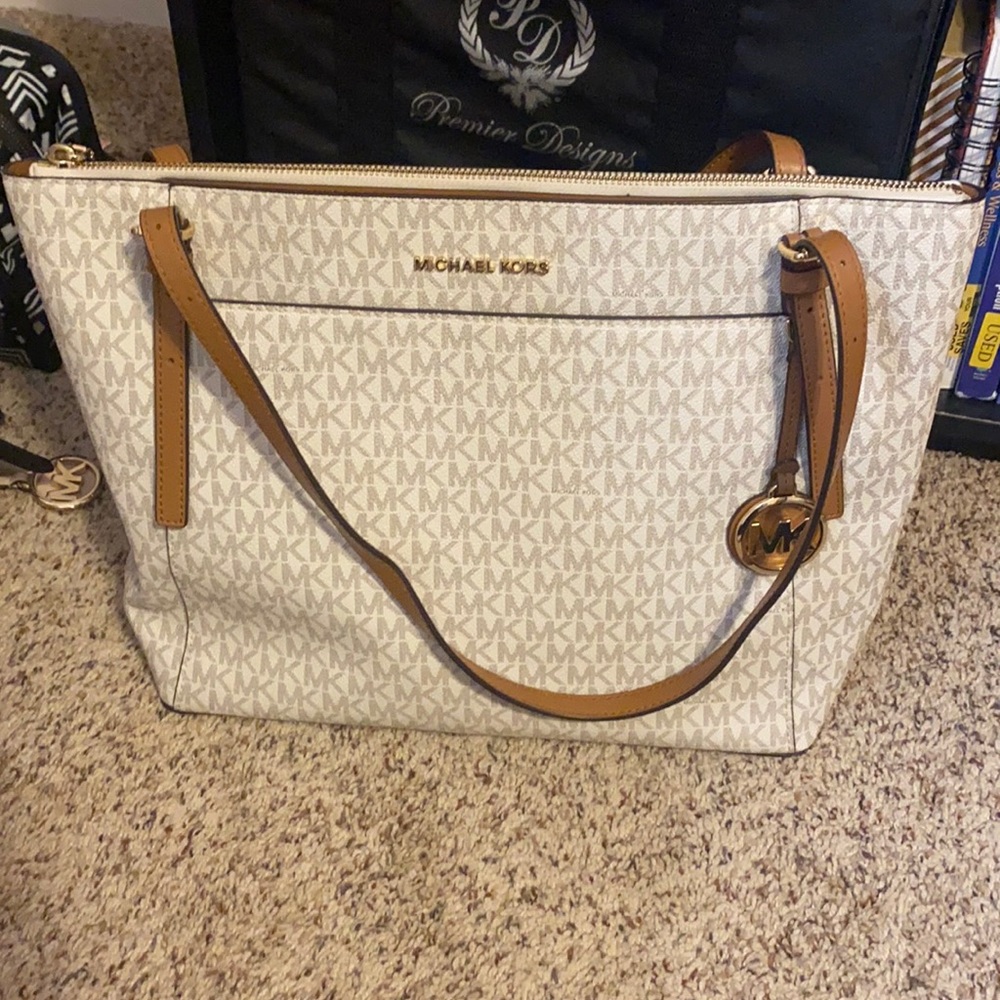 Michael Kors women’s purse